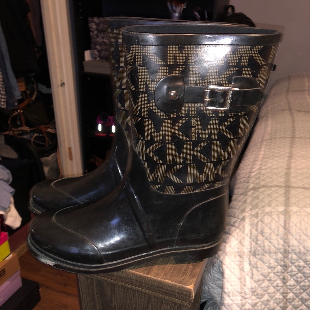 Michael kors boots